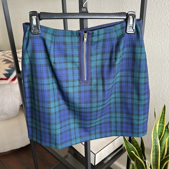 VINEYARD VINES Plaid Mini Skirt - Picture 3 of 3